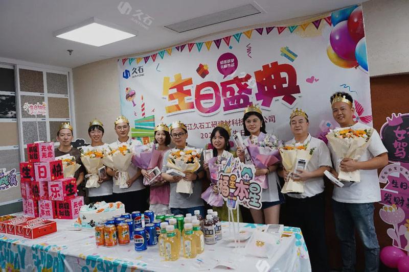 1759213667225443.jpg 640.webp.jpg